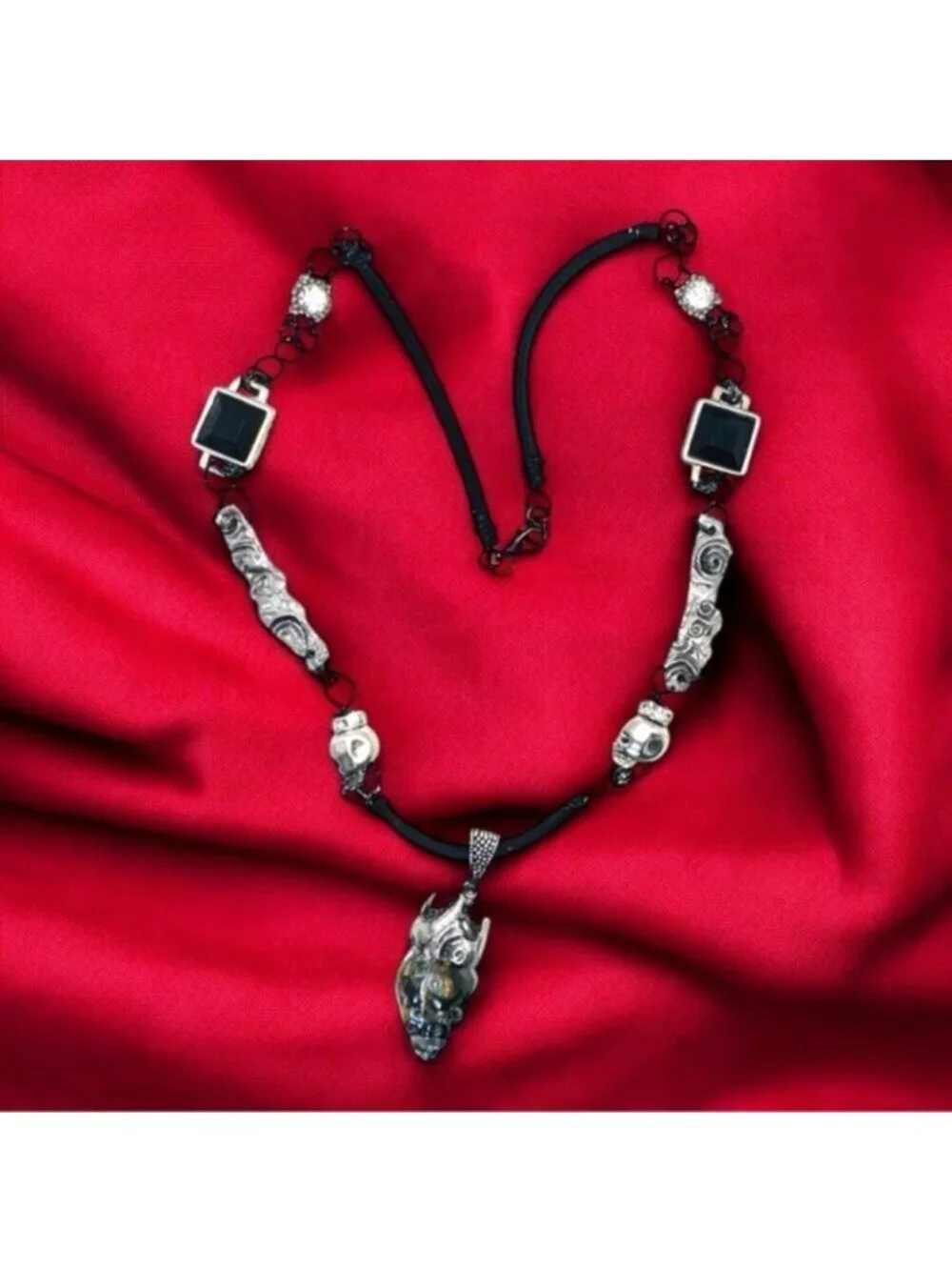 Gothic Elegance Aurora Crystal Skull Necklace | Black Onyx & Silver Metalwork